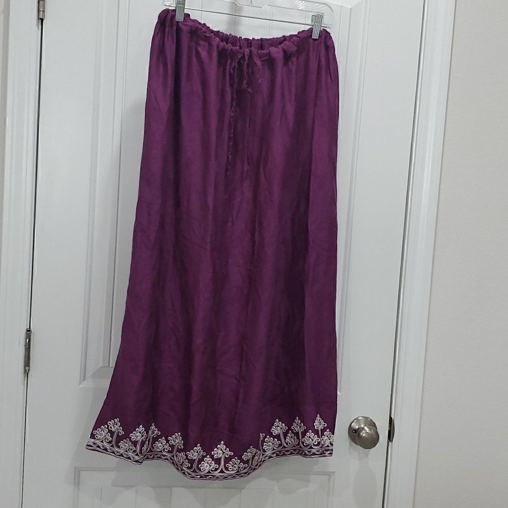 Embroidered womans deep purple skirt, drawstring waist